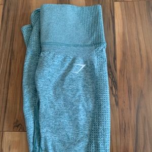 Gym shark leggings